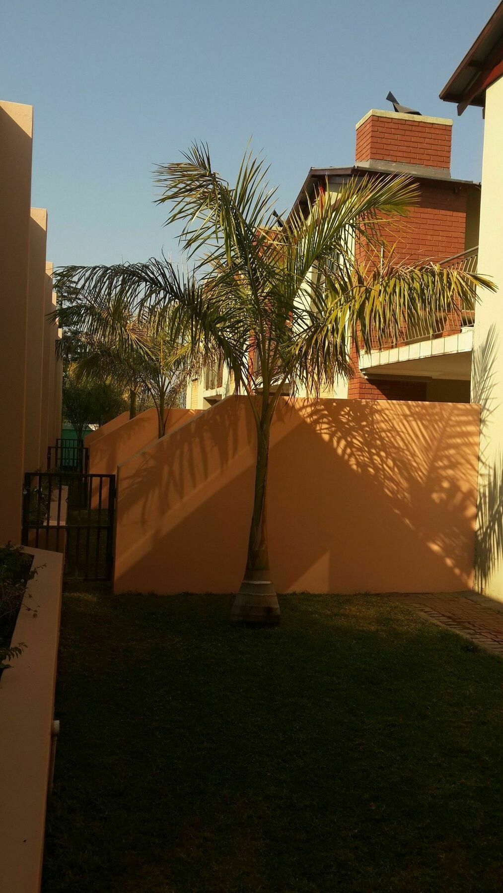 Palm Valley Inn And Day Spa Hartbeespoort Kültér fotó